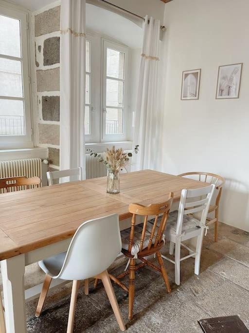 Logis Du Chandelier Le Puy-en-Velay 외부 사진
