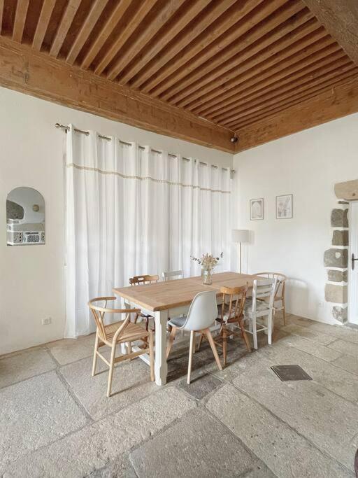 Logis Du Chandelier Le Puy-en-Velay 외부 사진