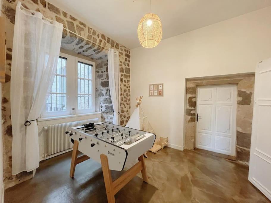 Logis Du Chandelier Le Puy-en-Velay 외부 사진