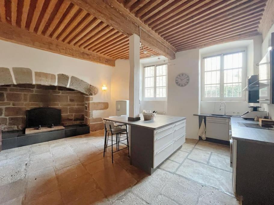 Logis Du Chandelier Le Puy-en-Velay 외부 사진