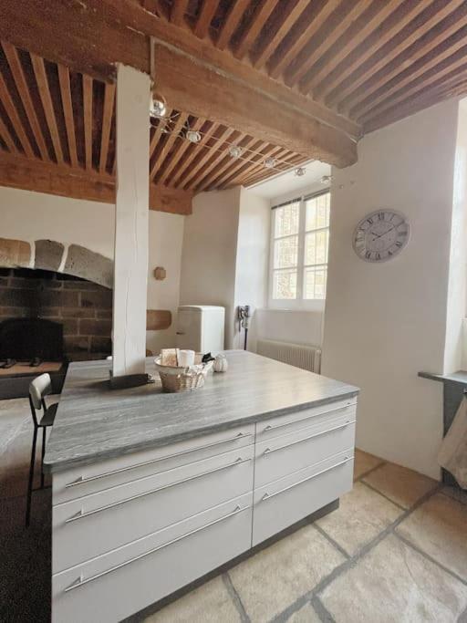 Logis Du Chandelier Le Puy-en-Velay 외부 사진